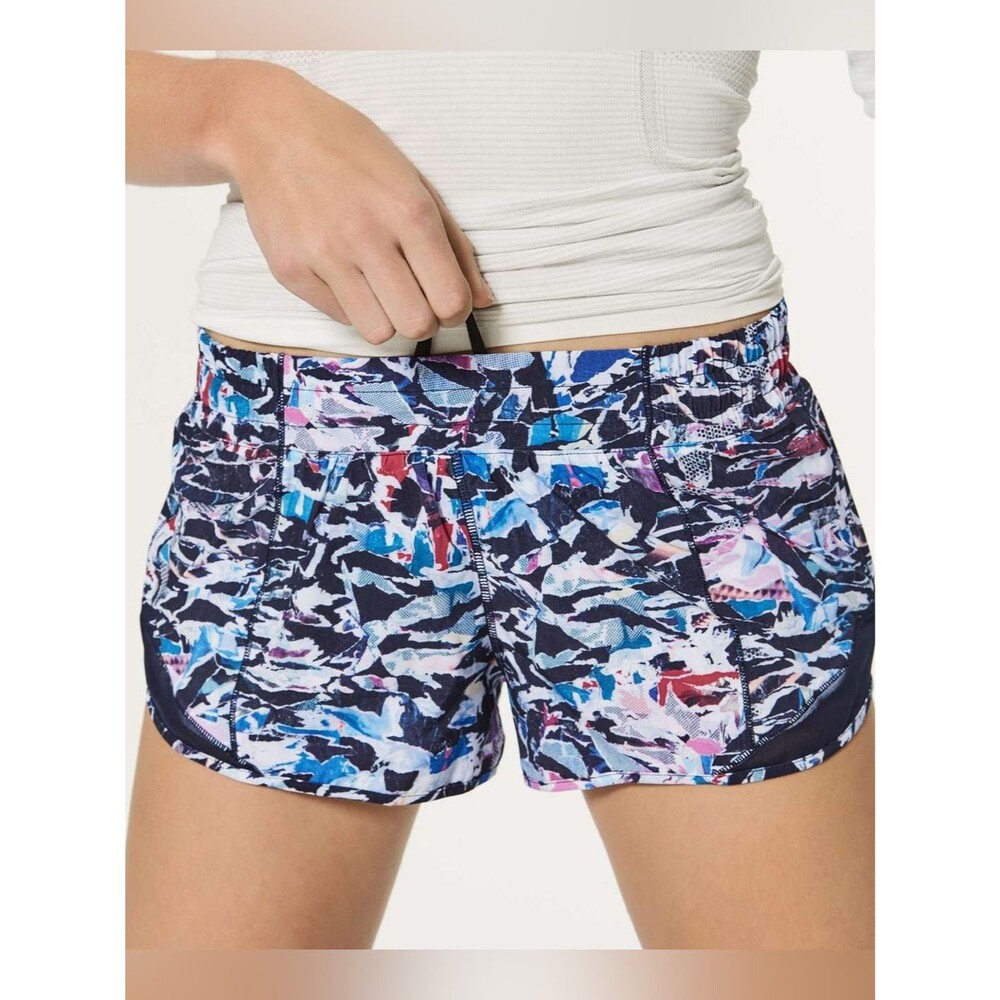 Lululemon Hotty Hot Short II *2.5"Culture Clash Multi Black Lined Athletic